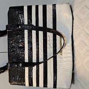 Elegant Black and White Crocodile Pattern Handbag